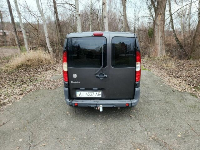 Черный Фиат Добло, объемом двигателя 1.4 л и пробегом 211 тыс. км за 4200 $, фото 4 на Automoto.ua