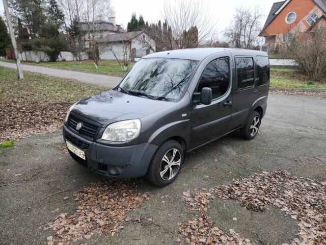 Черный Фиат Добло, объемом двигателя 1.4 л и пробегом 211 тыс. км за 4200 $, фото 2 на Automoto.ua