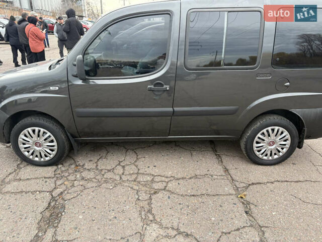 Черный Фиат Добло, объемом двигателя 1.37 л и пробегом 210 тыс. км за 5200 $, фото 8 на Automoto.ua