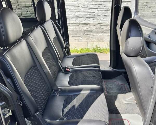 Черный Фиат Добло, объемом двигателя 1.9 л и пробегом 269 тыс. км за 4600 $, фото 6 на Automoto.ua