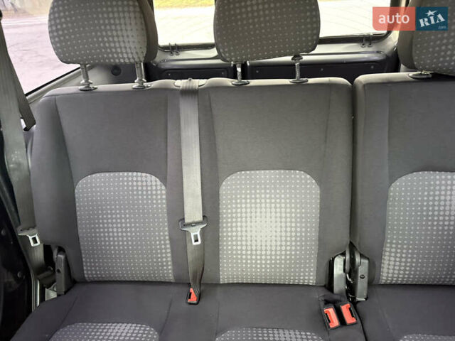 Черный Фиат Добло, объемом двигателя 1.37 л и пробегом 210 тыс. км за 5200 $, фото 5 на Automoto.ua