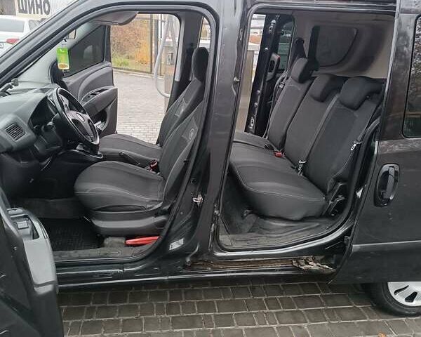 Черный Фиат Добло, объемом двигателя 1.37 л и пробегом 180 тыс. км за 6700 $, фото 5 на Automoto.ua