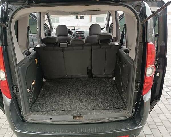 Черный Фиат Добло, объемом двигателя 1.37 л и пробегом 180 тыс. км за 6700 $, фото 10 на Automoto.ua