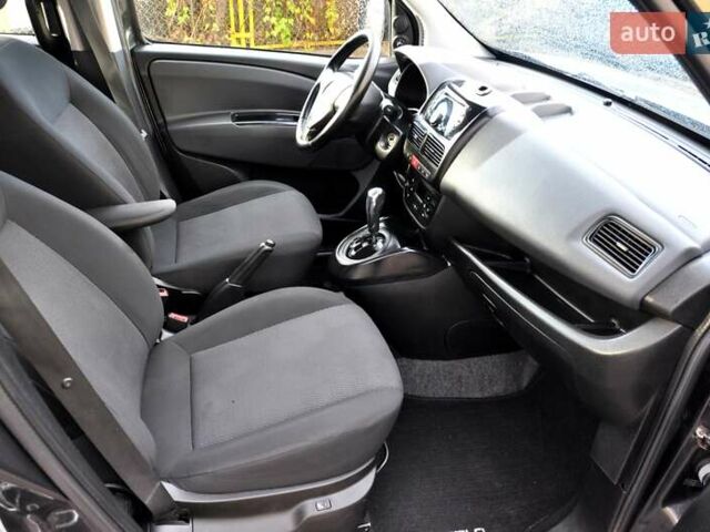 Черный Фиат Добло, объемом двигателя 1.6 л и пробегом 240 тыс. км за 7200 $, фото 24 на Automoto.ua