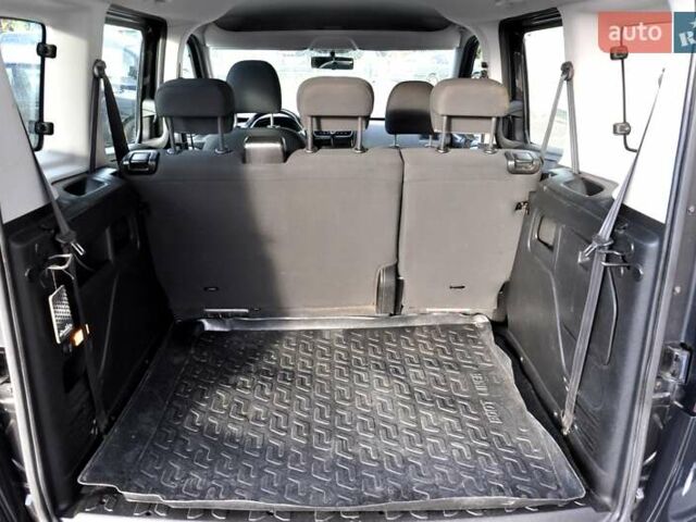 Черный Фиат Добло, объемом двигателя 1.6 л и пробегом 240 тыс. км за 7200 $, фото 21 на Automoto.ua