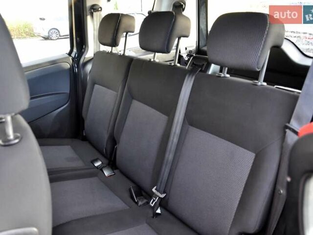 Черный Фиат Добло, объемом двигателя 1.6 л и пробегом 240 тыс. км за 7200 $, фото 20 на Automoto.ua