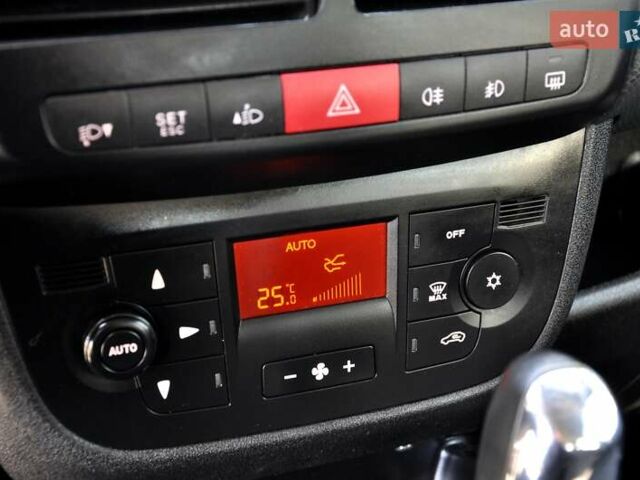 Черный Фиат Добло, объемом двигателя 1.6 л и пробегом 240 тыс. км за 7200 $, фото 29 на Automoto.ua