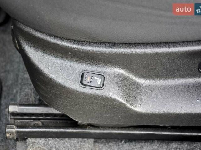 Черный Фиат Добло, объемом двигателя 1.6 л и пробегом 240 тыс. км за 7200 $, фото 19 на Automoto.ua