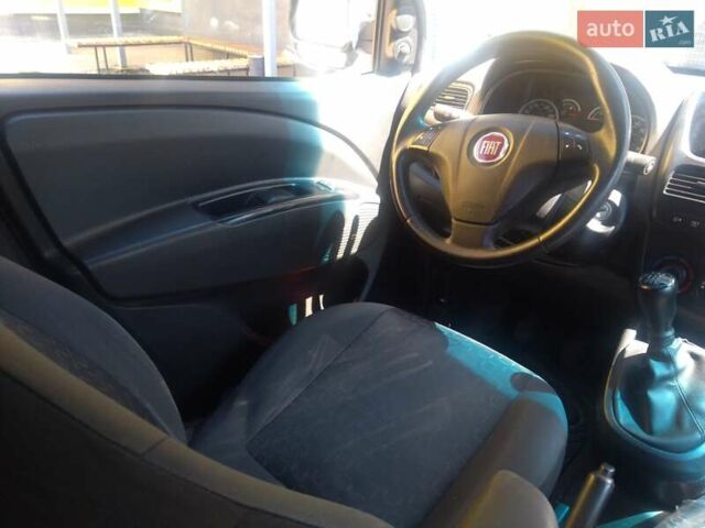 Черный Фиат Добло, объемом двигателя 1.2 л и пробегом 164 тыс. км за 8200 $, фото 11 на Automoto.ua