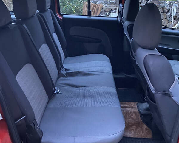 Чорний Фіат Добло, об'ємом двигуна 1.9 л та пробігом 269 тис. км за 7082 $, фото 4 на Automoto.ua