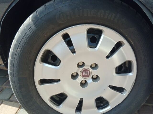 Черный Фиат Добло, объемом двигателя 2 л и пробегом 231 тыс. км за 6300 $, фото 6 на Automoto.ua