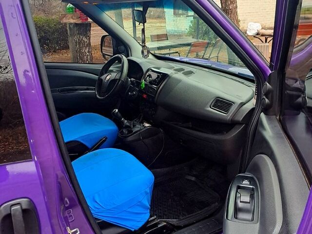 Фиолетовый Фиат Добло, объемом двигателя 1.2 л и пробегом 315 тыс. км за 4800 $, фото 5 на Automoto.ua