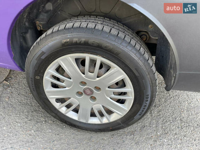 Фиолетовый Фиат Добло, объемом двигателя 1.3 л и пробегом 145 тыс. км за 5250 $, фото 15 на Automoto.ua