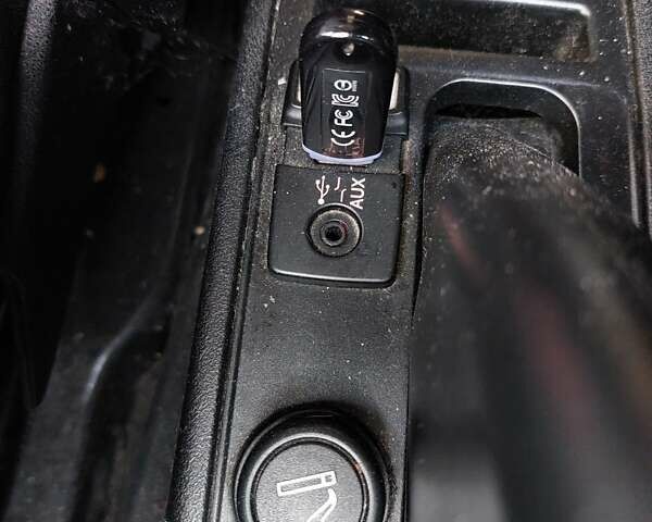 Фіолетовий Фіат Добло, об'ємом двигуна 1.25 л та пробігом 280 тис. км за 5099 $, фото 17 на Automoto.ua