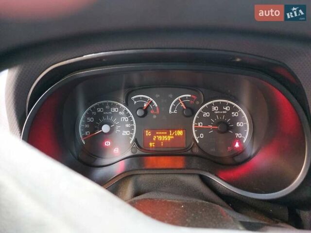 Фіолетовий Фіат Добло, об'ємом двигуна 1.25 л та пробігом 280 тис. км за 5099 $, фото 13 на Automoto.ua