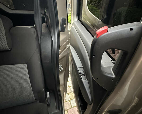 Коричневый Фиат Добло, объемом двигателя 1.6 л и пробегом 213 тыс. км за 7200 $, фото 9 на Automoto.ua