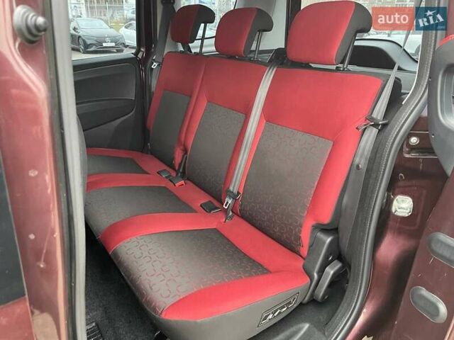 Коричневий Фіат Добло, об'ємом двигуна 1.37 л та пробігом 163 тис. км за 6690 $, фото 8 на Automoto.ua