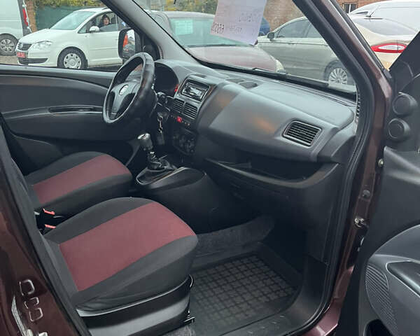 Коричневий Фіат Добло, об'ємом двигуна 1.37 л та пробігом 195 тис. км за 6600 $, фото 8 на Automoto.ua