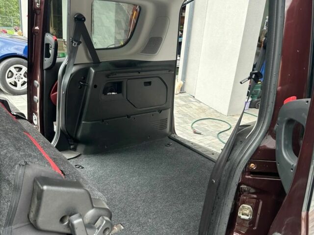 Коричневий Фіат Добло, об'ємом двигуна 2 л та пробігом 118 тис. км за 7200 $, фото 8 на Automoto.ua