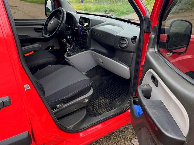 Червоний Фіат Добло, об'ємом двигуна 1.2 л та пробігом 200 тис. км за 6000 $, фото 6 на Automoto.ua