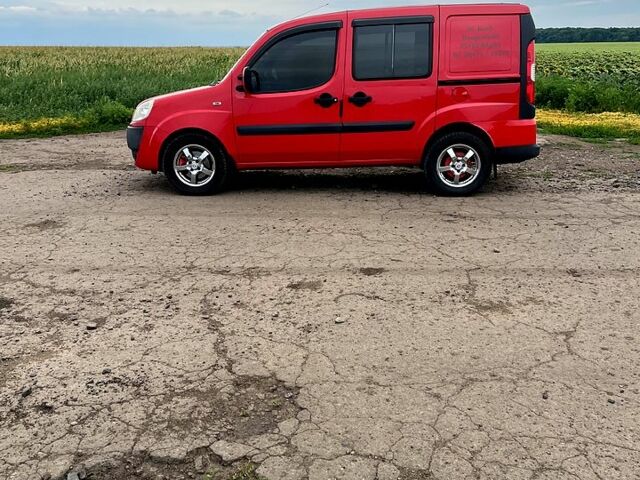 Червоний Фіат Добло, об'ємом двигуна 1.2 л та пробігом 200 тис. км за 6000 $, фото 4 на Automoto.ua