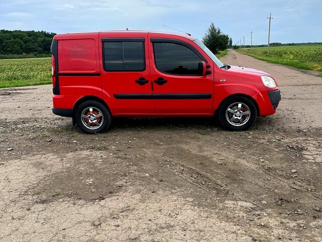 Червоний Фіат Добло, об'ємом двигуна 1.2 л та пробігом 200 тис. км за 6000 $, фото 2 на Automoto.ua