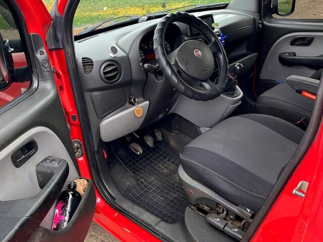 Червоний Фіат Добло, об'ємом двигуна 1.2 л та пробігом 200 тис. км за 6000 $, фото 5 на Automoto.ua