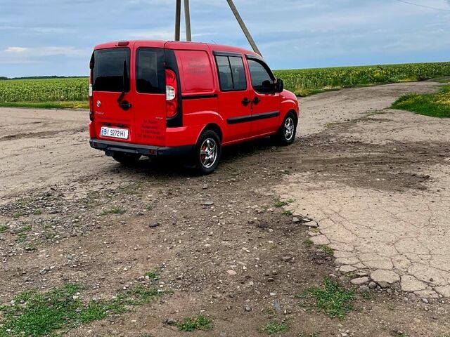 Червоний Фіат Добло, об'ємом двигуна 1.2 л та пробігом 200 тис. км за 6000 $, фото 3 на Automoto.ua