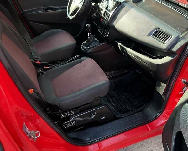 Червоний Фіат Добло, об'ємом двигуна 1.25 л та пробігом 237 тис. км за 4900 $, фото 4 на Automoto.ua