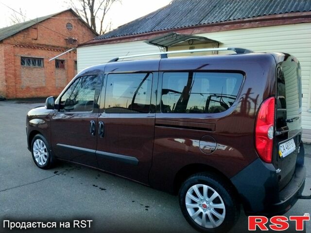 Червоний Фіат Добло, об'ємом двигуна 1.6 л та пробігом 104 тис. км за 8200 $, фото 5 на Automoto.ua