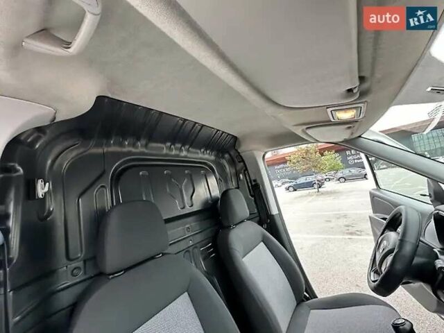 Красный Фиат Добло, объемом двигателя 1.25 л и пробегом 207 тыс. км за 7200 $, фото 11 на Automoto.ua