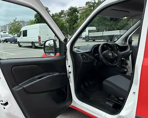 Красный Фиат Добло, объемом двигателя 1.25 л и пробегом 207 тыс. км за 7200 $, фото 7 на Automoto.ua