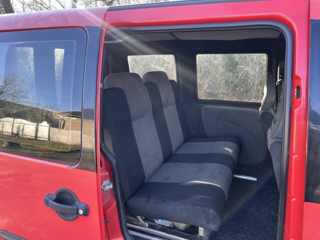 Красный Фиат Добло, объемом двигателя 1.9 л и пробегом 215 тыс. км за 2150 $, фото 10 на Automoto.ua