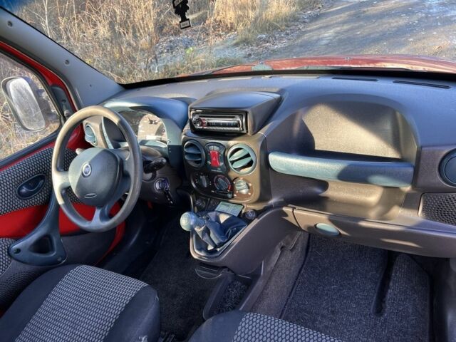 Красный Фиат Добло, объемом двигателя 1.9 л и пробегом 215 тыс. км за 2150 $, фото 13 на Automoto.ua