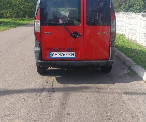 Красный Фиат Добло, объемом двигателя 1.9 л и пробегом 180 тыс. км за 1999 $, фото 3 на Automoto.ua