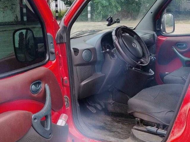 Красный Фиат Добло, объемом двигателя 1.9 л и пробегом 300 тыс. км за 2500 $, фото 5 на Automoto.ua