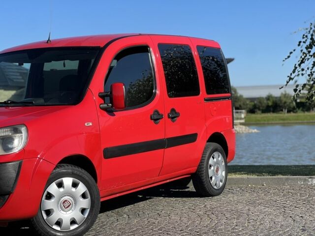 Червоний Фіат Добло, об'ємом двигуна 0 л та пробігом 275 тис. км за 3900 $, фото 1 на Automoto.ua
