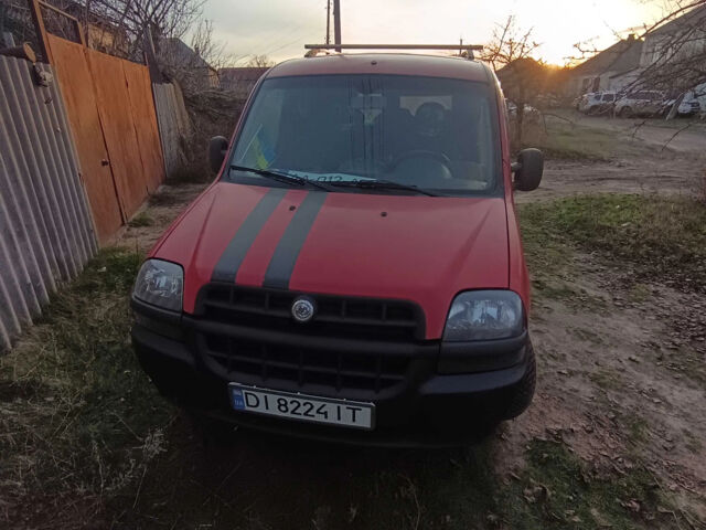 Красный Фиат Добло, объемом двигателя 1.9 л и пробегом 300 тыс. км за 3328 $, фото 2 на Automoto.ua