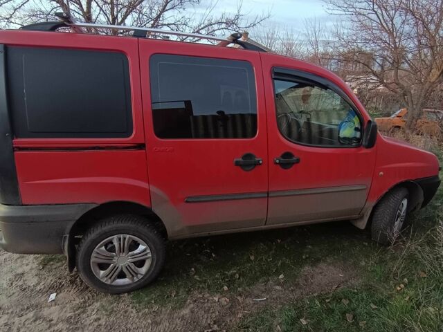 Красный Фиат Добло, объемом двигателя 1.9 л и пробегом 300 тыс. км за 3328 $, фото 4 на Automoto.ua