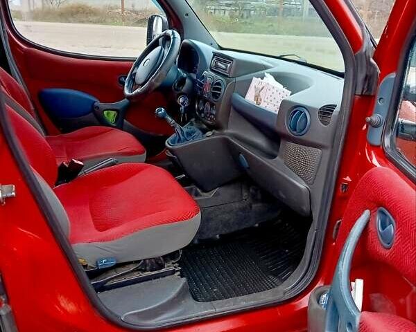 Красный Фиат Добло, объемом двигателя 1.91 л и пробегом 315 тыс. км за 3350 $, фото 6 на Automoto.ua