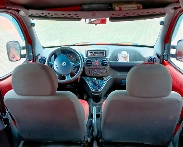 Красный Фиат Добло, объемом двигателя 1.91 л и пробегом 315 тыс. км за 3350 $, фото 9 на Automoto.ua