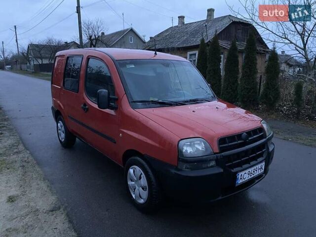 Красный Фиат Добло, объемом двигателя 1.2 л и пробегом 325 тыс. км за 2500 $, фото 1 на Automoto.ua