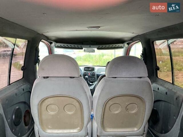 Красный Фиат Добло, объемом двигателя 1.2 л и пробегом 325 тыс. км за 2500 $, фото 7 на Automoto.ua