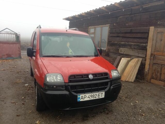 Красный Фиат Добло, объемом двигателя 1 л и пробегом 200 тыс. км за 1894 $, фото 1 на Automoto.ua