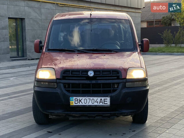 Красный Фиат Добло, объемом двигателя 1.9 л и пробегом 100 тыс. км за 2600 $, фото 1 на Automoto.ua