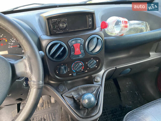 Красный Фиат Добло, объемом двигателя 1.9 л и пробегом 100 тыс. км за 2600 $, фото 12 на Automoto.ua