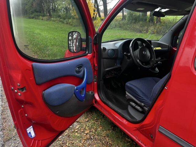 Фіат Добло 2002 у Андрушевке на Automoto.ua Червоний Фіат Добло, об'ємом двигуна 1.9 л та пробігом 300 тис. км за 3300 $, фото 5 на Automoto.ua