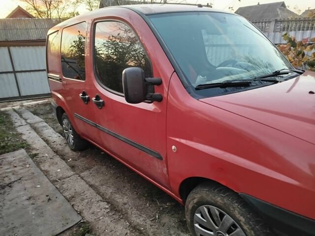 Красный Фиат Добло, объемом двигателя 1.9 л и пробегом 260 тыс. км за 3200 $, фото 3 на Automoto.ua