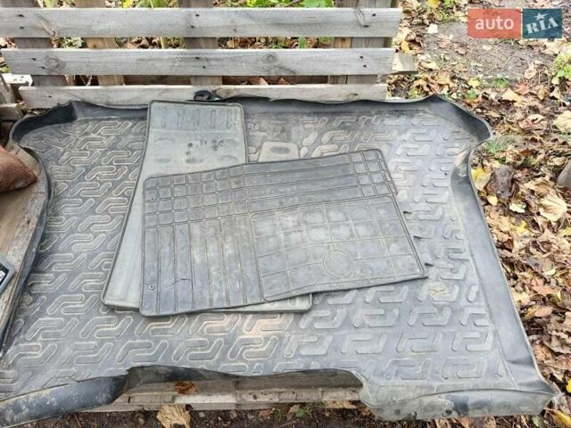 Красный Фиат Добло, объемом двигателя 1.91 л и пробегом 330 тыс. км за 3800 $, фото 17 на Automoto.ua