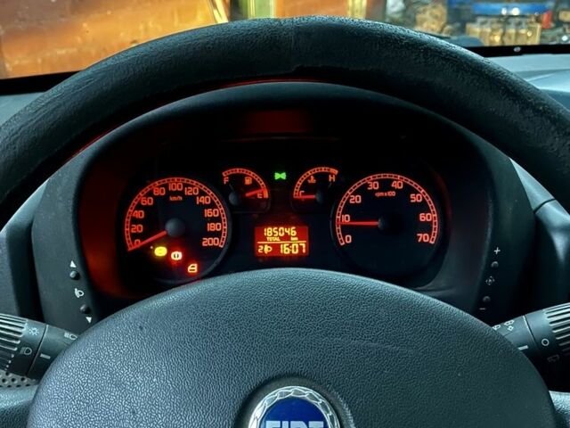 Красный Фиат Добло, объемом двигателя 1.3 л и пробегом 2 тыс. км за 4600 $, фото 7 на Automoto.ua